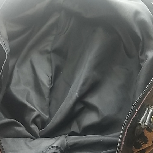 Large Leopard Print Travel Bag - Picture 6 of 8